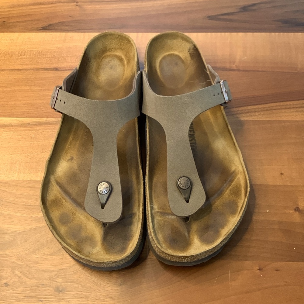 BIRKENSTOCK - Mocca Regular Gizeh Sandals